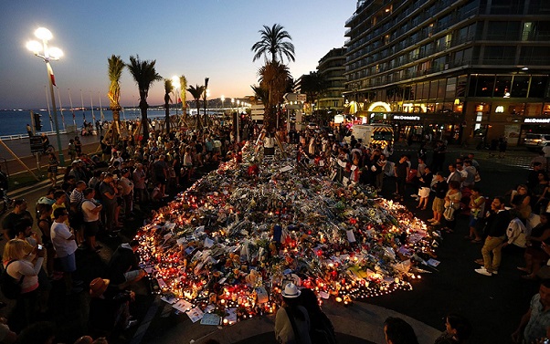 Nizza, la commemorazione delle vittime — Foto di Valery Hache/AFP