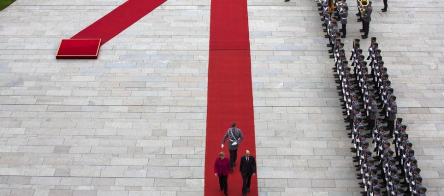 Berlino, Angela Merkel incontra Enrico Letta La Germania deve uscire dall’euro?