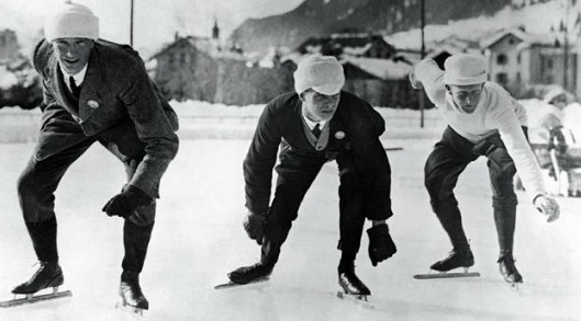 I primi Giochi Olimpici Invernali si sono svolti nel 1924 nel sud-est della Francia, a Chamonix. Attività: lo sci, il curling, corsa di velocità, pattinaggio e hockey. Vediamo come sono stati i risultati. Partecipanti: 16 paesi. La maggior parte delle medaglie alla squadra norvegese (17): 4 d'oro, 6 d'argento e 7 di bronzo.