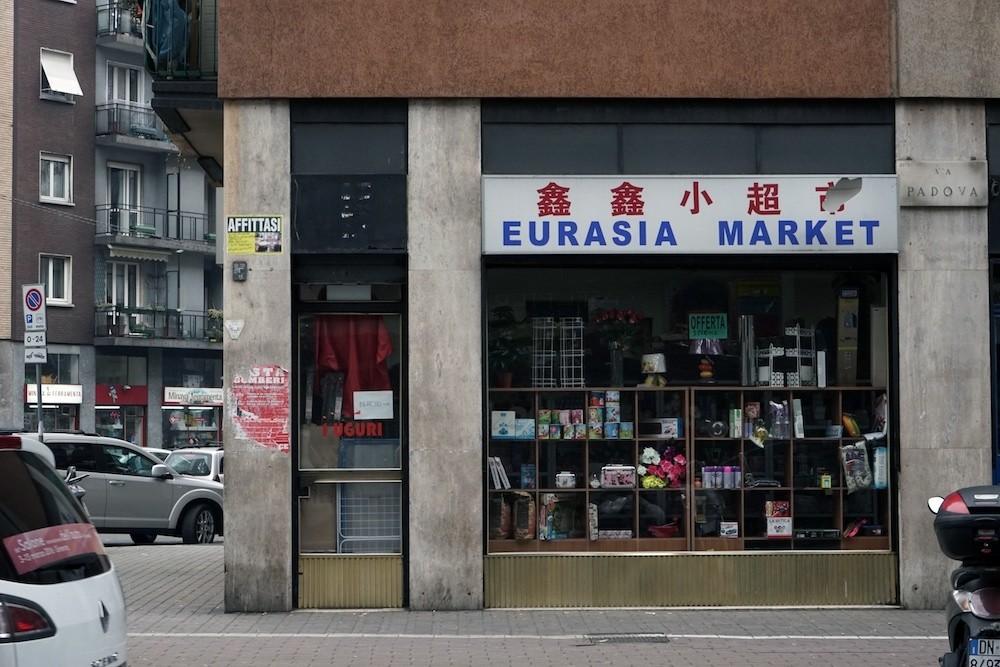 Milano - Via Padova, foto di Guido Borso. http://www.vice.com/it/read/abbiamo-chiesto-a-chi-ci-vive-se-via-padova-la-nuova-isola-654