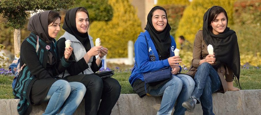 studentesse Iran. Una rivoluzione che sembra non dover finire mai